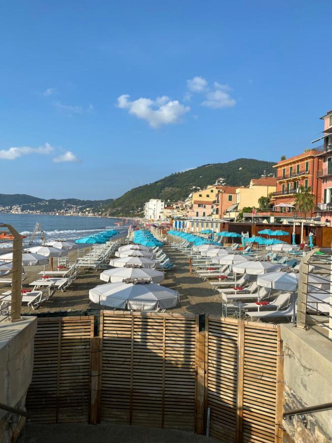 Appartamento Fronte Mare Con Terrazzo Zio ألاسيو المظهر الخارجي الصورة